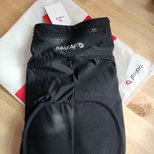 Padded biking capris